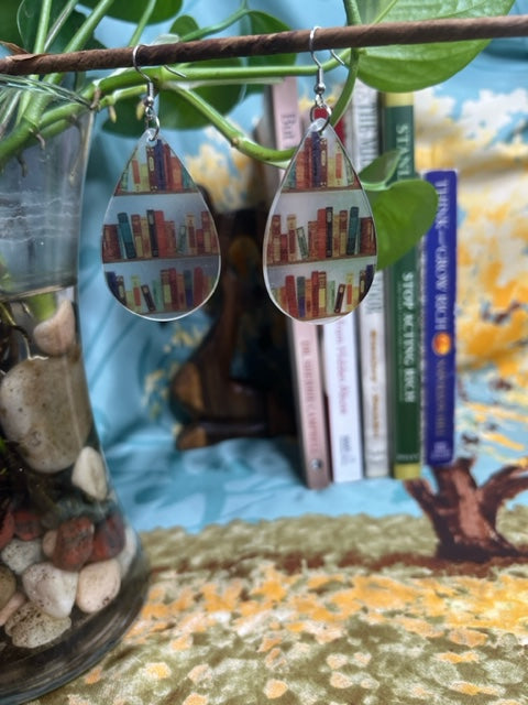 Bookshelf Water Drop Earrings