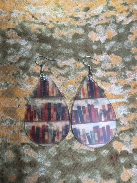 Bookshelf Water Drop Earrings