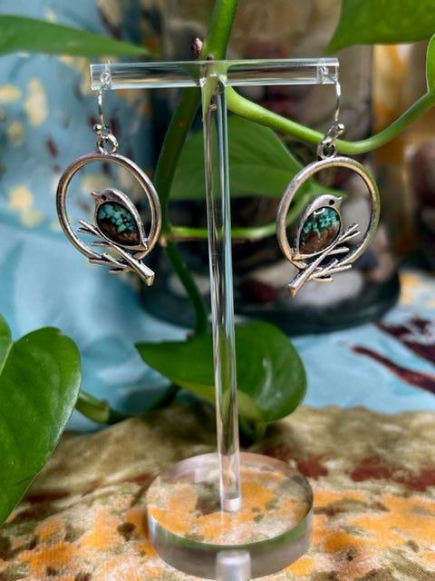 Branch small bird design earrings